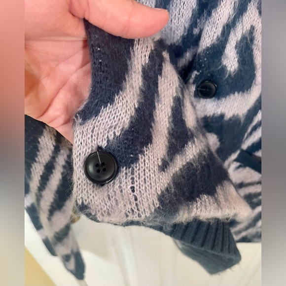 Urban Outfitters Cardigan Sweater Medium Fuzzy Animal Print NWT New Lagenlook - Picture 12 of 12